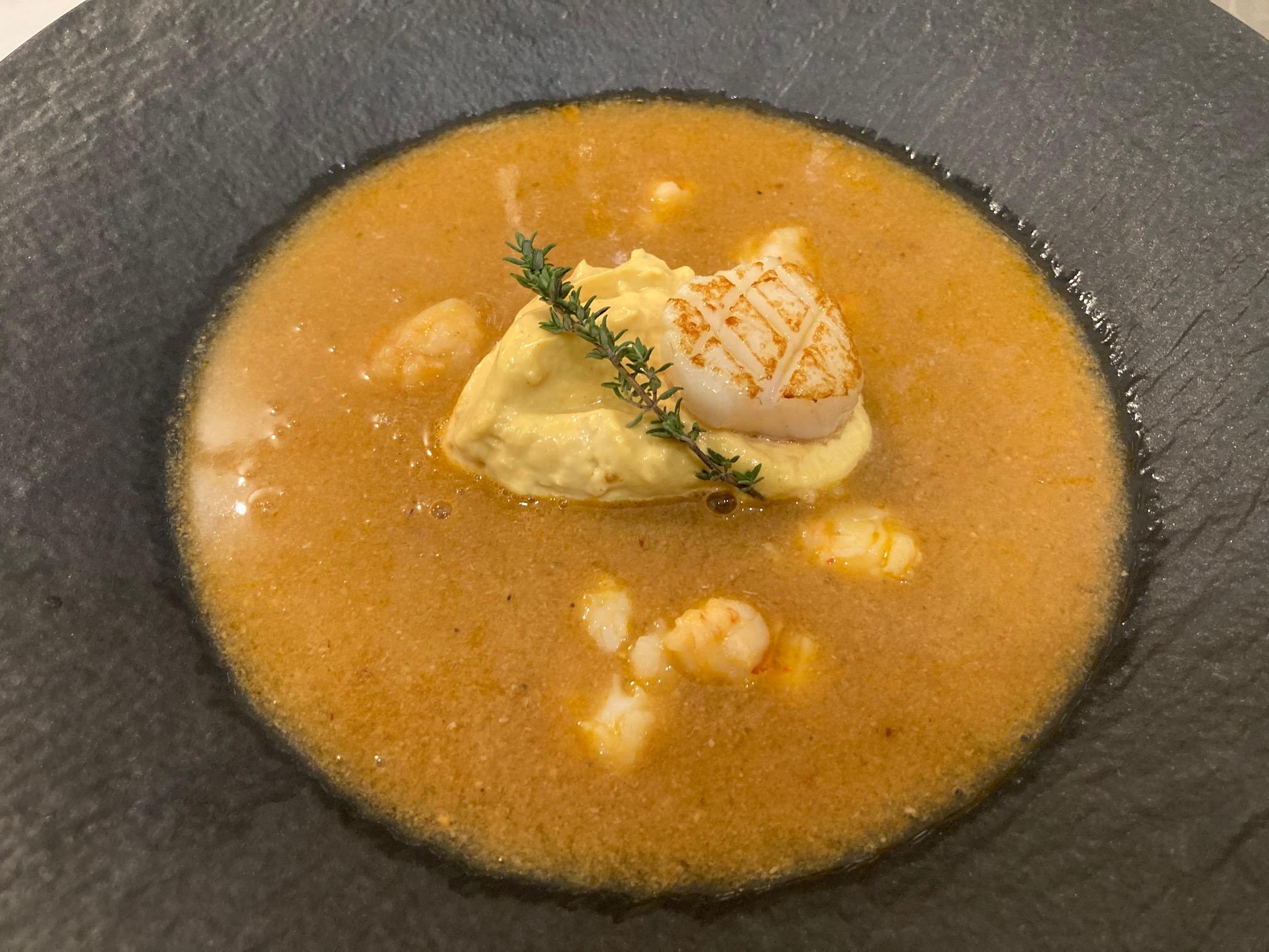 Meeresfrüchte Suppe mit Croûton und Rouille
